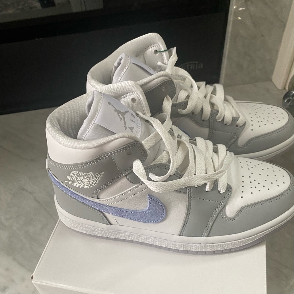 Nike Jordan’s womens size 5.5
